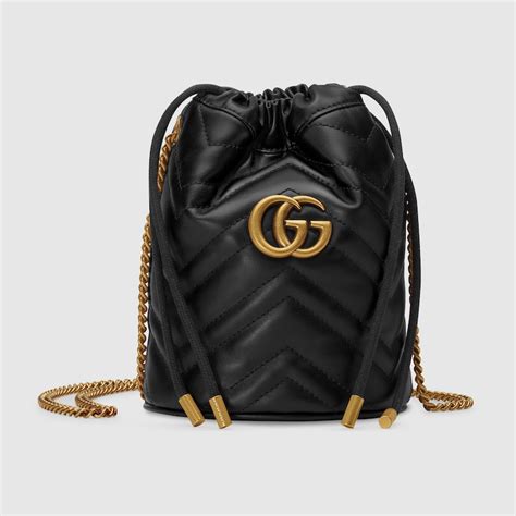 Bolsas bucket de Gucci .